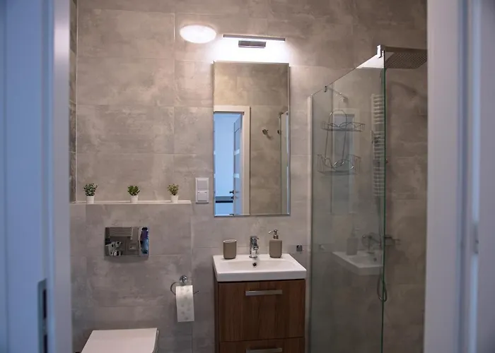 Hotel Sdh Comfortable Near Chopin Airport